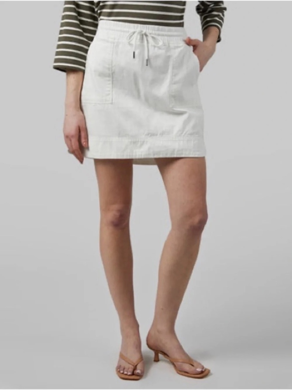 32 DEGREES COOl WOMEN'S FEATHERWEIGHT DENIM SKORT